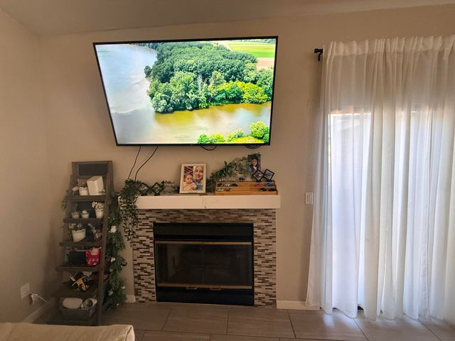 1338 E Castlecrest Avenue, Visalia, CA 93292