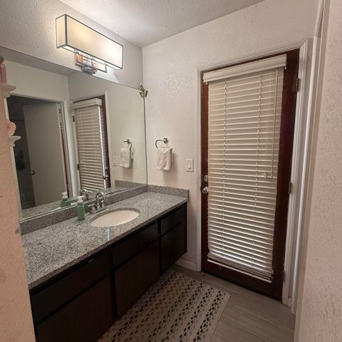 1338 E Castlecrest Avenue, Visalia, CA 93292