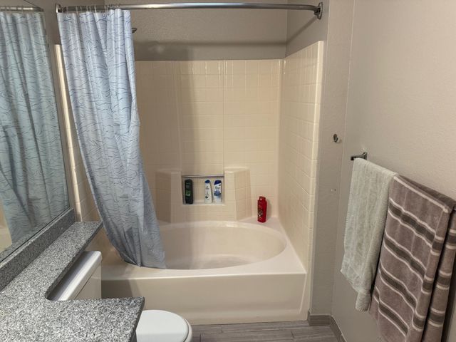 1338 E Castlecrest Avenue, Visalia, CA 93292