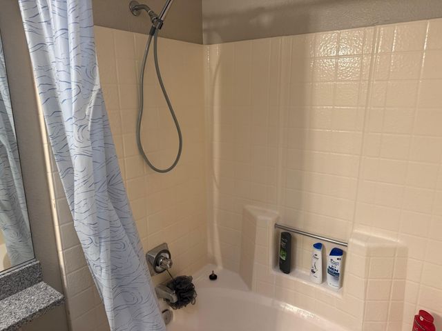 1338 E Castlecrest Avenue, Visalia, CA 93292