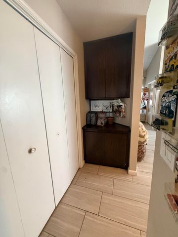 1338 E Castlecrest Avenue, Visalia, CA 93292