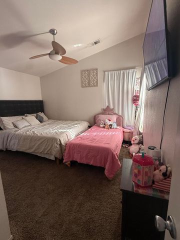 1338 E Castlecrest Avenue, Visalia, CA 93292