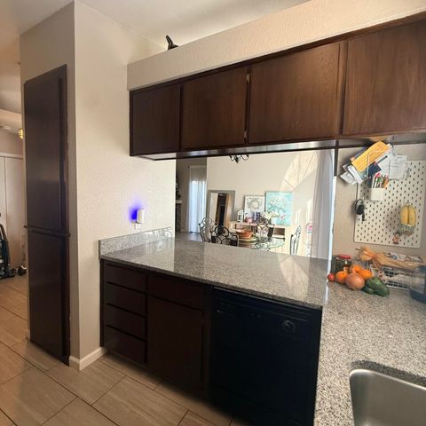 1338 E Castlecrest Avenue, Visalia, CA 93292