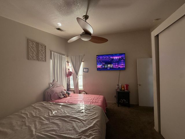 1338 E Castlecrest Avenue, Visalia, CA 93292