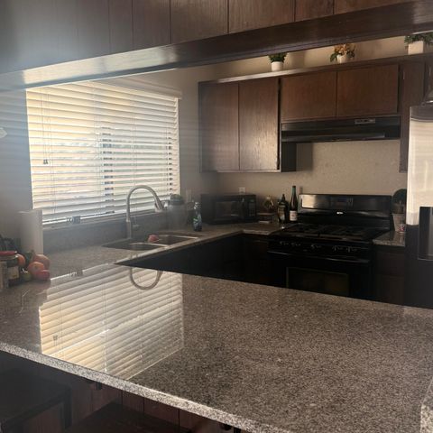 1338 E Castlecrest Avenue, Visalia, CA 93292