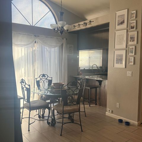 1338 E Castlecrest Avenue, Visalia, CA 93292