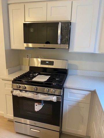 7025 Meade 1, Point Breeze, PA 15208