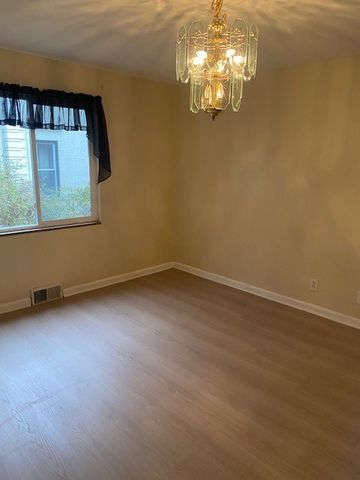 7025 Meade 1, Point Breeze, PA 15208