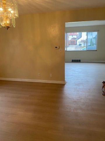 7025 Meade 1, Point Breeze, PA 15208