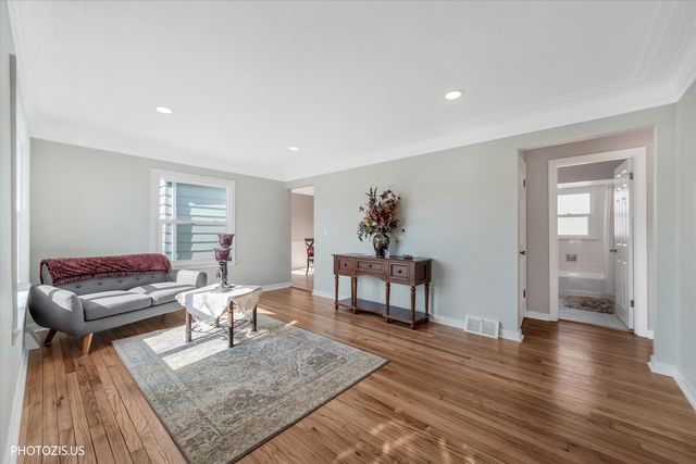 112 Pearl Street, Cary, IL 60013