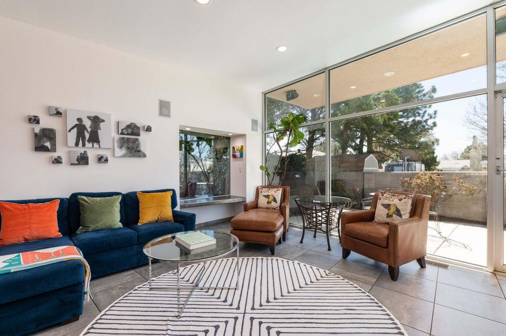 Image 11 of property listing at 7208 Vista Del Arroyo Avenue NE, Albuquerque, NM 87109