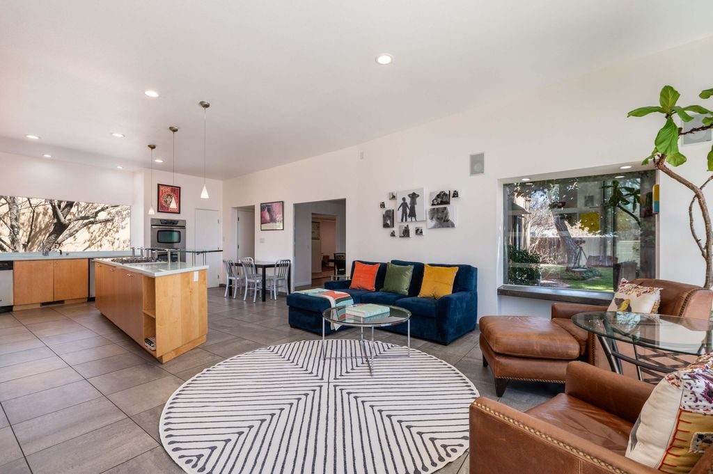 Image 12 of property listing at 7208 Vista Del Arroyo Avenue NE, Albuquerque, NM 87109