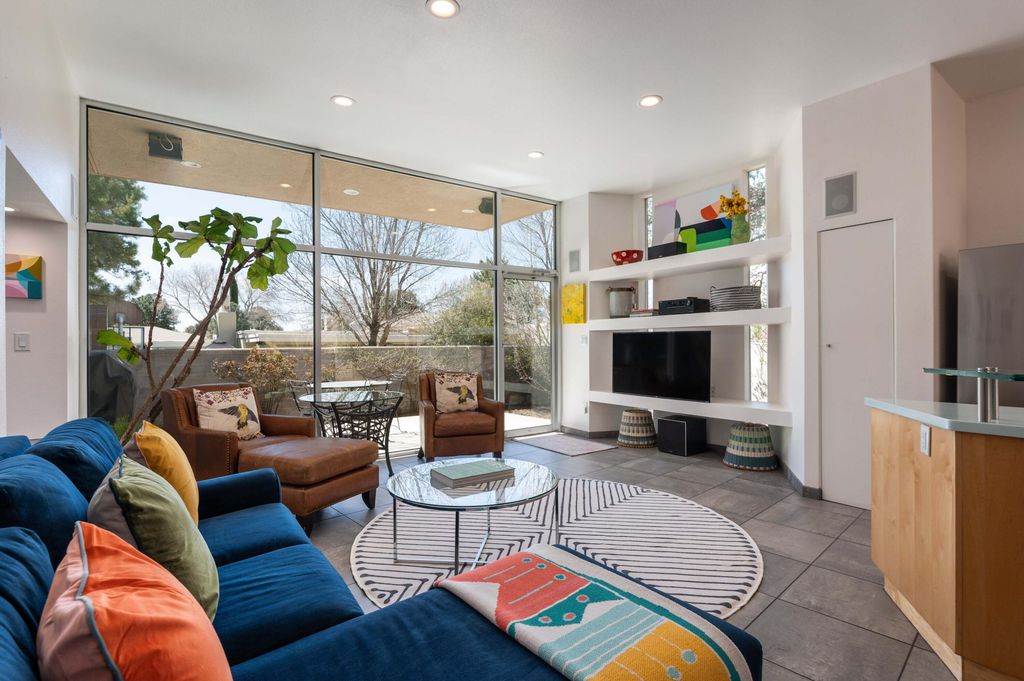 Image 13 of property listing at 7208 Vista Del Arroyo Avenue NE, Albuquerque, NM 87109