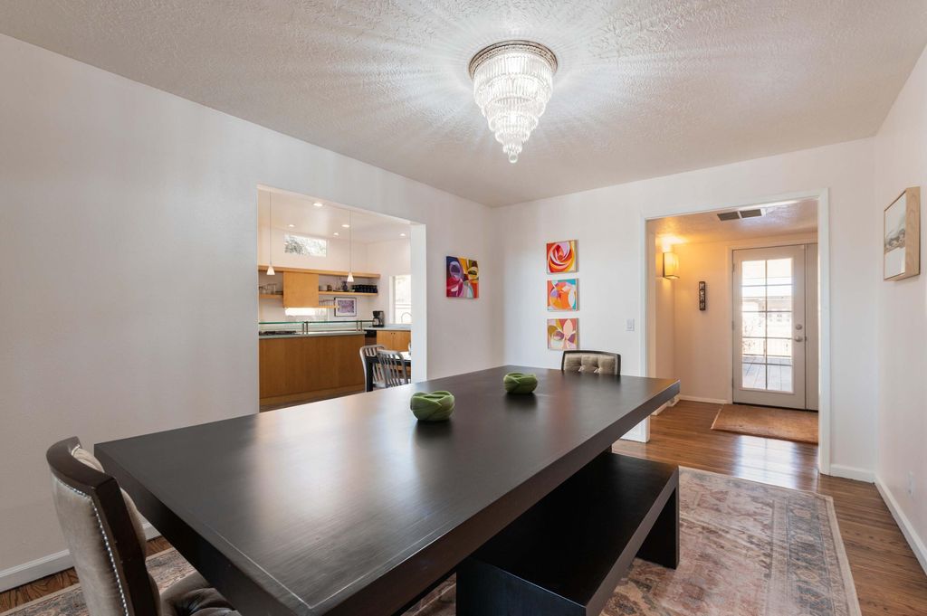 Image 16 of property listing at 7208 Vista Del Arroyo Avenue NE, Albuquerque, NM 87109