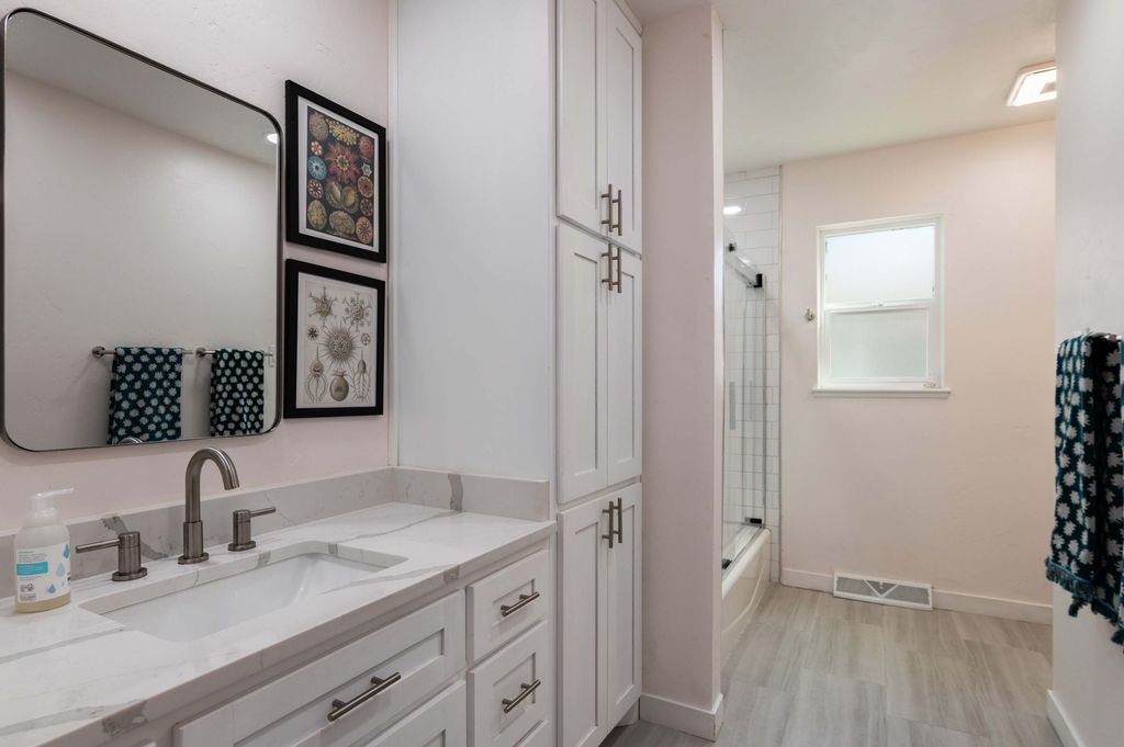 Image 31 of property listing at 7208 Vista Del Arroyo Avenue NE, Albuquerque, NM 87109