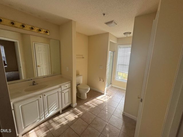 2511 Huntscroft Lane 101, Raleigh, NC 27617