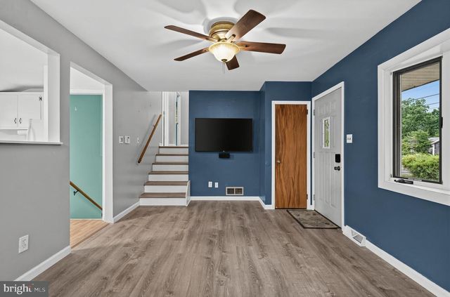 402 WOODLAWN AVE, Williamstown, NJ 08094
