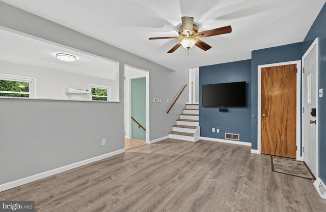402 WOODLAWN AVE, Williamstown, NJ 08094