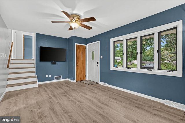 402 WOODLAWN AVE, Williamstown, NJ 08094