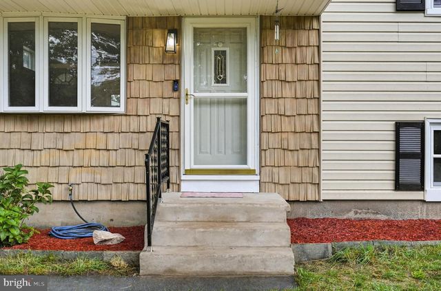402 WOODLAWN AVE, Williamstown, NJ 08094