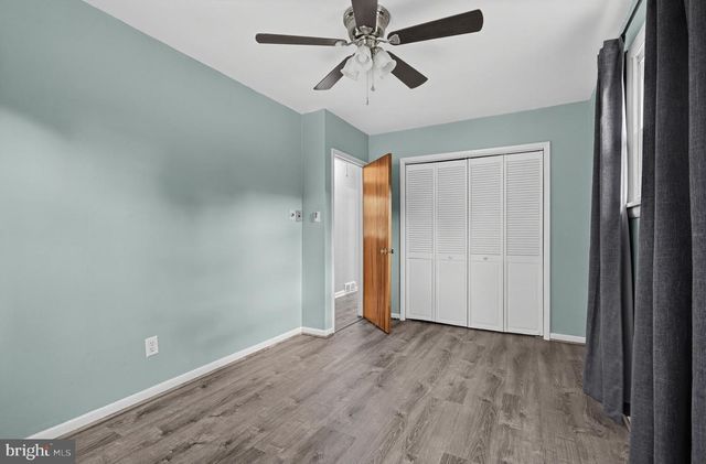 402 WOODLAWN AVE, Williamstown, NJ 08094