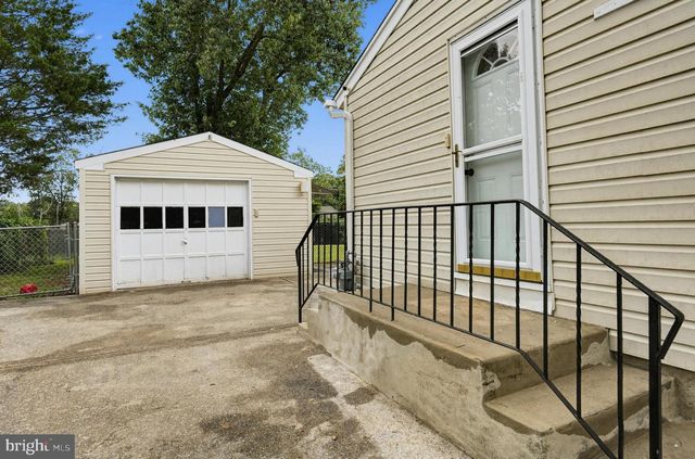 402 WOODLAWN AVE, Williamstown, NJ 08094