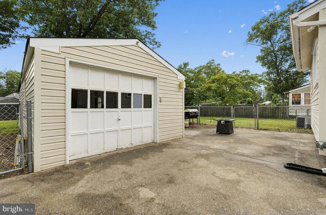 402 WOODLAWN AVE, Williamstown, NJ 08094
