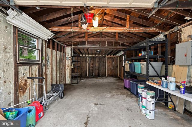 402 WOODLAWN AVE, Williamstown, NJ 08094