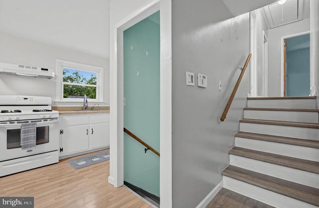 402 WOODLAWN AVE, Williamstown, NJ 08094