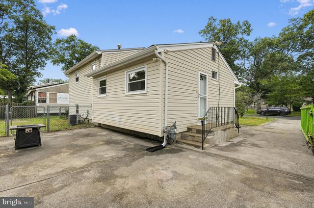 402 WOODLAWN AVE, Williamstown, NJ 08094