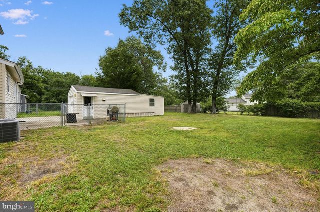 402 WOODLAWN AVE, Williamstown, NJ 08094