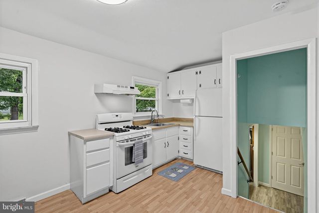 402 WOODLAWN AVE, Williamstown, NJ 08094