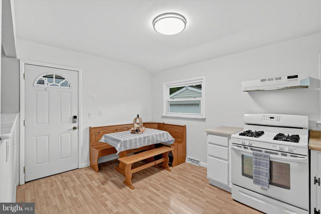 402 WOODLAWN AVE, Williamstown, NJ 08094