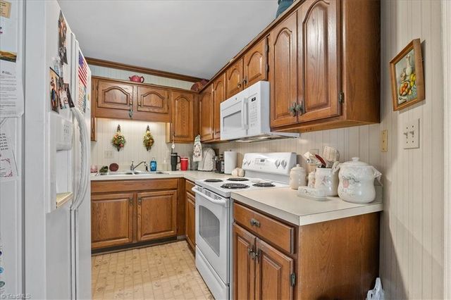 5 Yeardleys Court, Greensboro, NC 27455