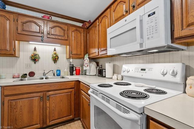 5 Yeardleys Court, Greensboro, NC 27455