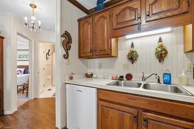 5 Yeardleys Court, Greensboro, NC 27455