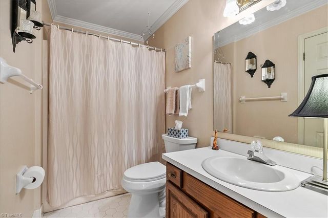5 Yeardleys Court, Greensboro, NC 27455