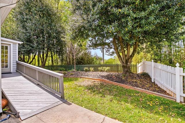 5 Yeardleys Court, Greensboro, NC 27455
