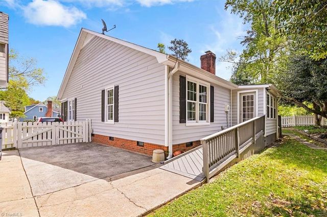5 Yeardleys Court, Greensboro, NC 27455