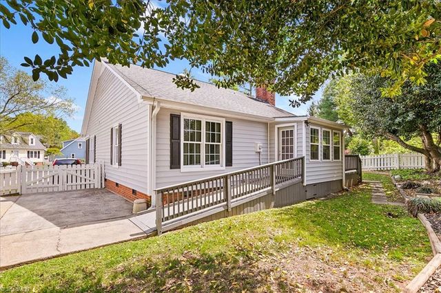 5 Yeardleys Court, Greensboro, NC 27455