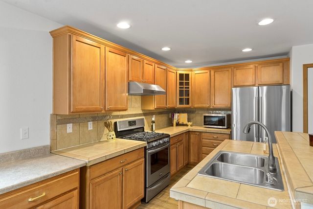18312 104th St Court E, Bonney Lake, WA 98391