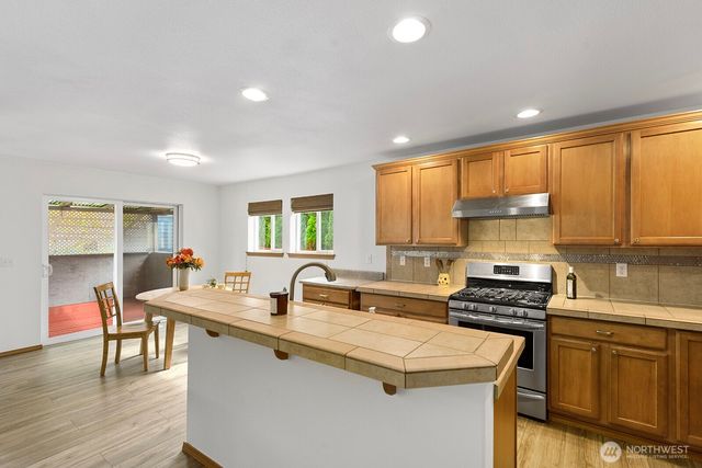 18312 104th St Court E, Bonney Lake, WA 98391