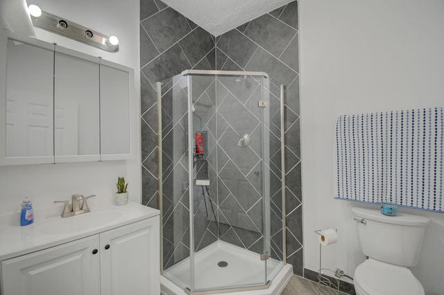 5136 Lomas De Atrisco Road NW, Albuquerque, NM 87105