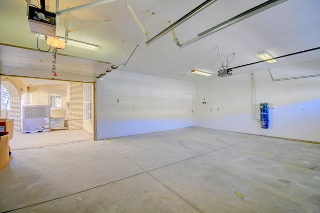 5136 Lomas De Atrisco Road NW, Albuquerque, NM 87105