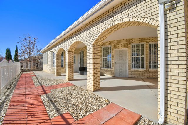 5136 Lomas De Atrisco Road NW, Albuquerque, NM 87105