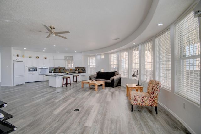 5136 Lomas De Atrisco Road NW, Albuquerque, NM 87105