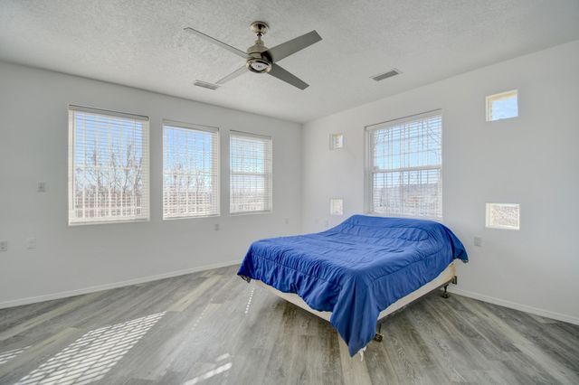 5136 Lomas De Atrisco Road NW, Albuquerque, NM 87105