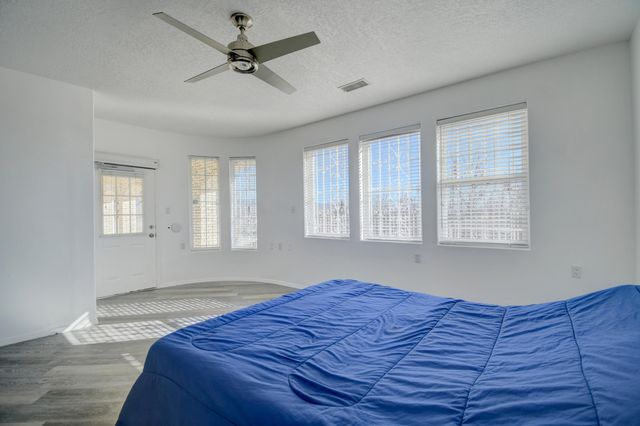 5136 Lomas De Atrisco Road NW, Albuquerque, NM 87105