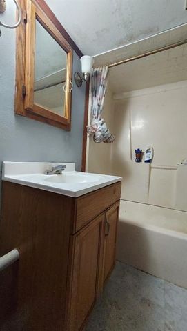 115 W 19th Street, Pittsburg, KS 66762