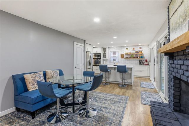 7209 W 54th Street, Overland Park, KS 66202